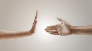 Berjabat Tangan berpahala kecuali dengan bukan mahrom