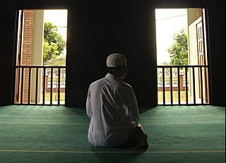 Shalat Sunnah Rawatib di Masjid atau di rumah ?